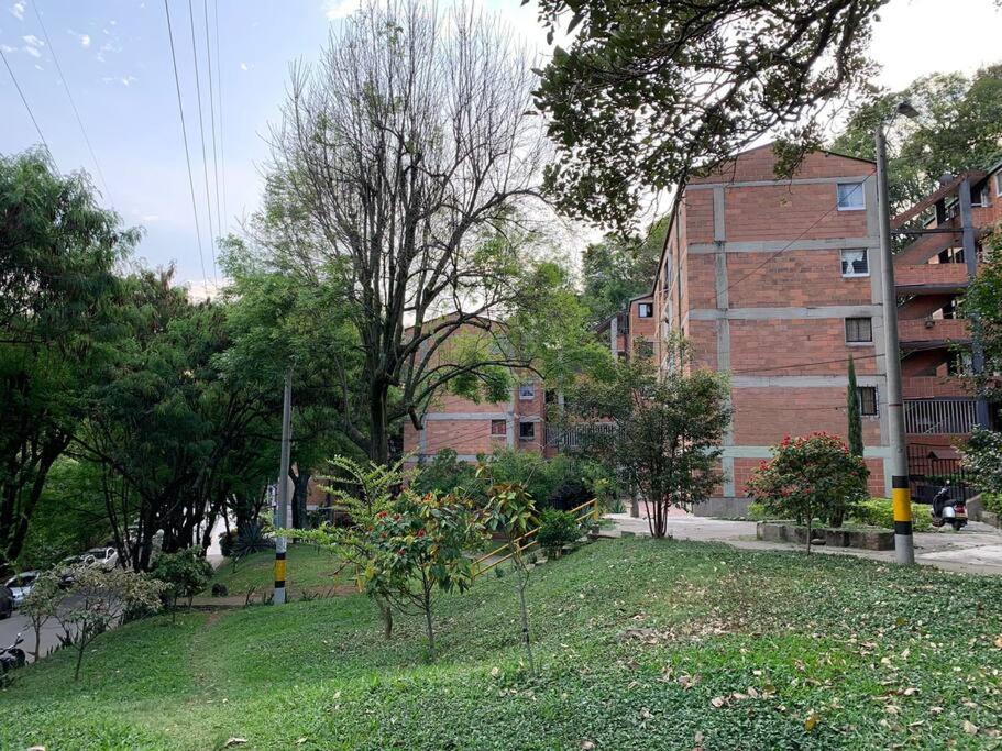 Acogedor Urbanizacion Tricentenario * Medellin